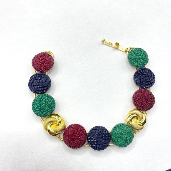 Kitchy Vintage Button Gold Tone Artisan Made Bracelet - Picture 7 of 7